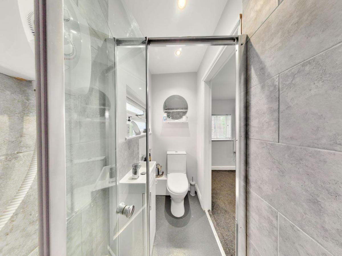 Wheelhouse Apartment Уитби Екстериор снимка